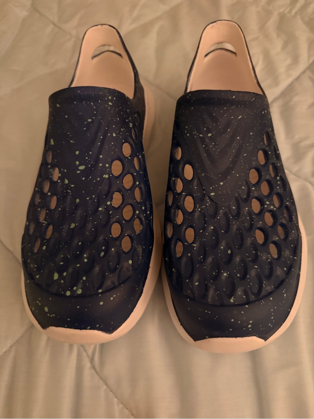 Rugged Shark Slip-On Waterproof Shoes - Picture 2 of 5